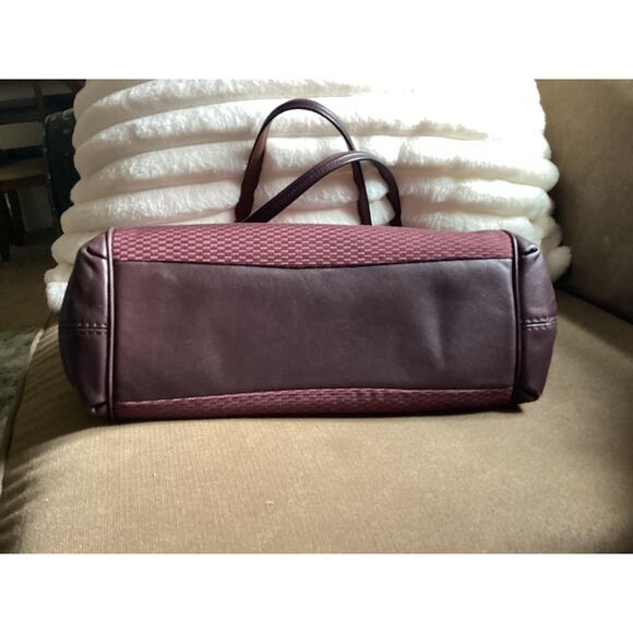 Like New Coach Lexy Legacy Oxblood Burgundy Milk 57540 - Picture 4 of 8